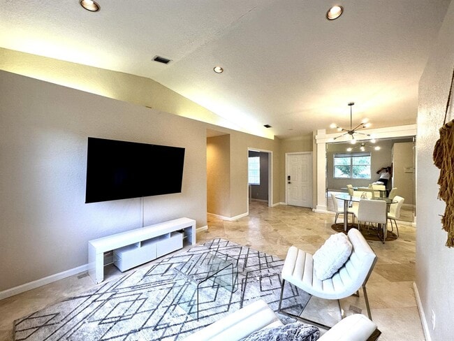 Foto del edificio - 7238 Norwich Ln