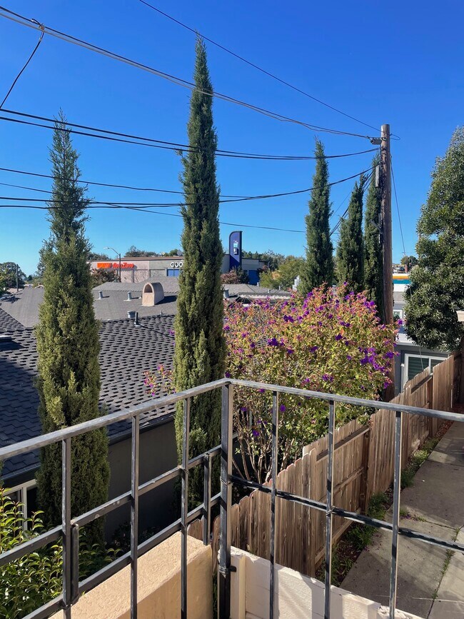 Foto del edificio - 3617 Loma Vista Ave