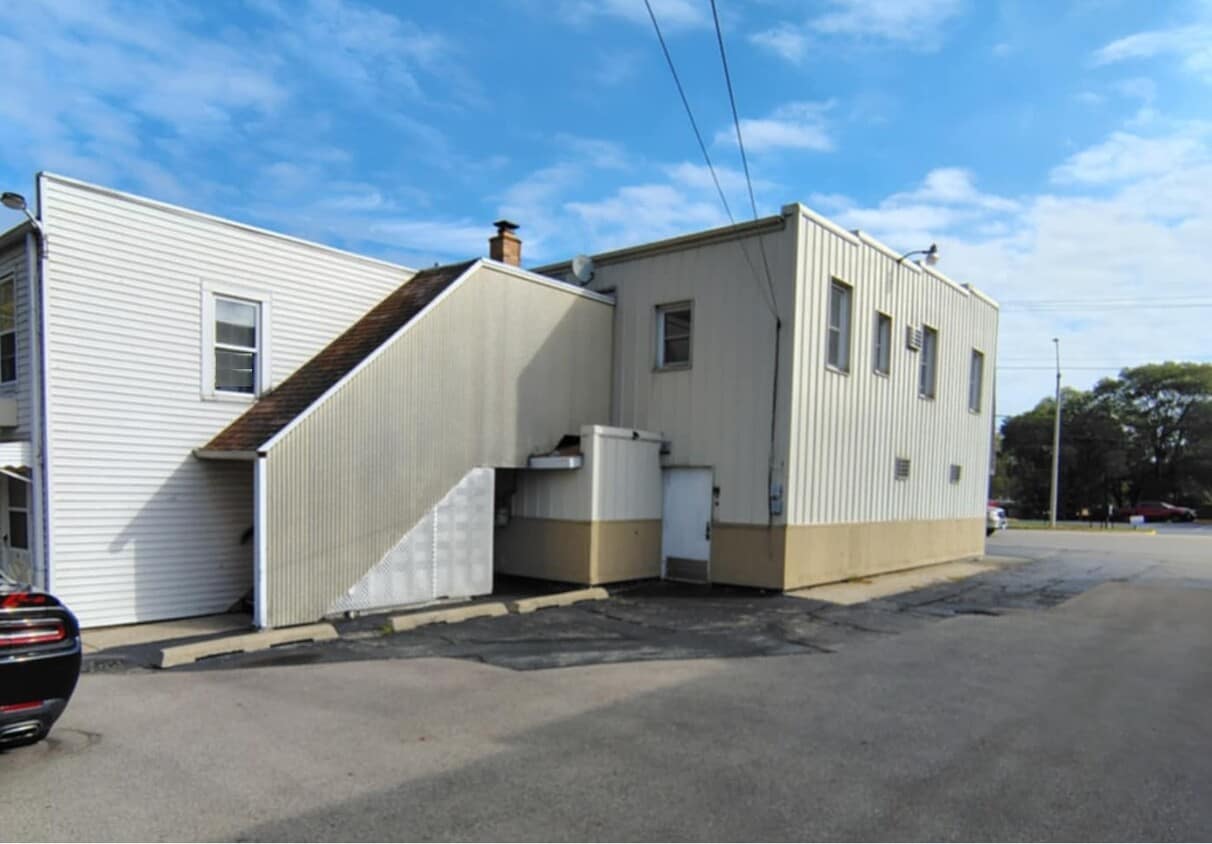 Primary Photo - 3452 Sheridan Rd