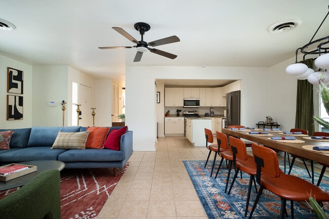 Building Photo - 8323 Starcrest Dr