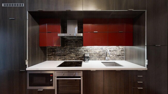 Photo du bâtiment - 300 Front St W