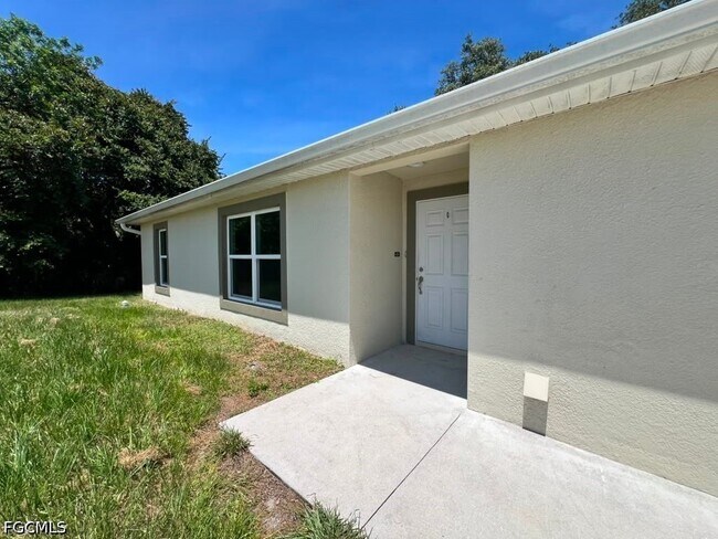 Foto del edificio - 1173 E Benbow Cir