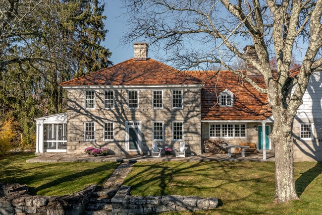 Building Photo - 102 Melius Rd