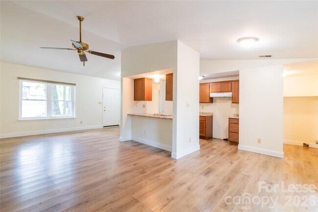 Foto del edificio - 7821 Cloughy Cir