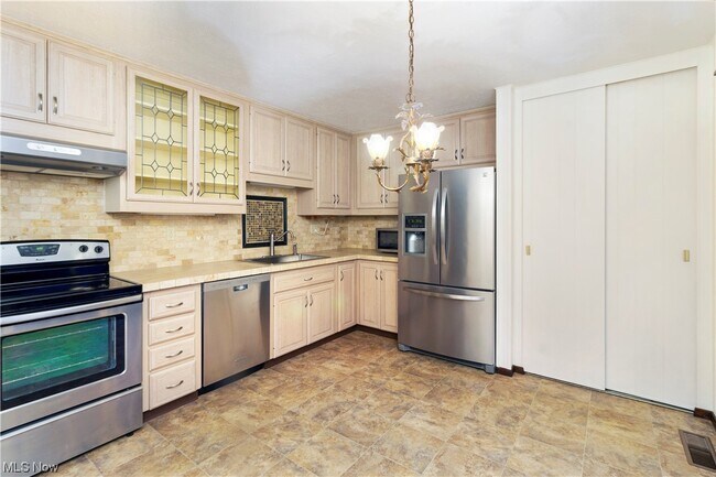 Building Photo - 32896 Fern Tree Ln