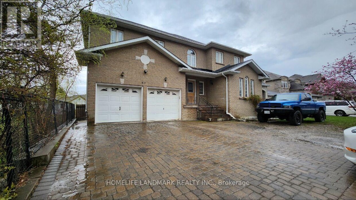 Photo principale - 417 N Lake Rd