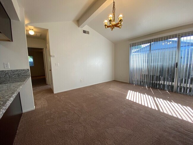 Building Photo - 2/2 Condo in Folsom for Rent! 911 Bidwell #F
