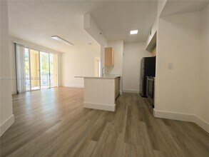 Building Photo - 2564 Centergate Dr