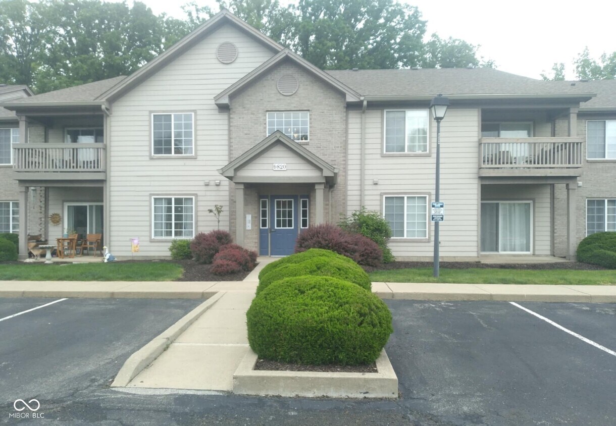 Foto principal - 9820 Legends Creek Dr