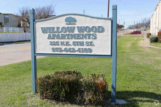 Foto del edificio - Willow Wood Apartments