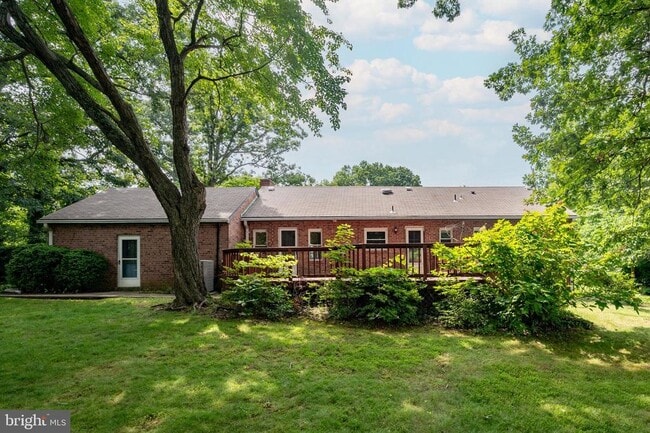 Building Photo - 5708 Dawes Ave