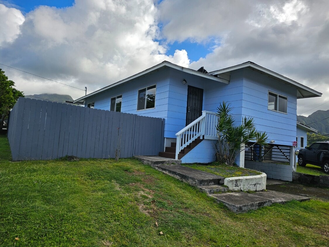 Primary Photo - 3 Bed / 2 Bath Single-Family Attached Home...