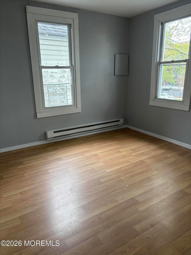 Building Photo - 711 3rd Ave