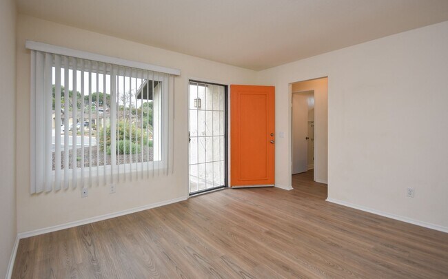 Foto del edificio - 55+ Senior Community Located on  Peacock Hills!!