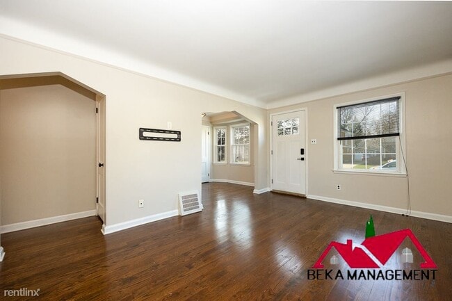 Building Photo - 4 br, 2 bath House - 813 S Wilson Ave