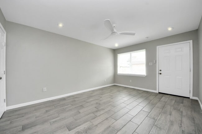 Building Photo - 5441 Minden St