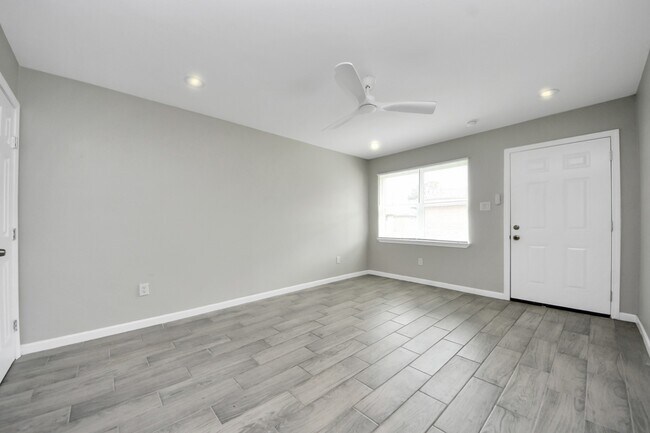 Foto del edificio - 5441 Minden St