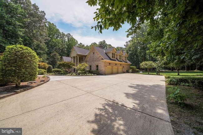 Building Photo - 11111 Devereux Station Ln