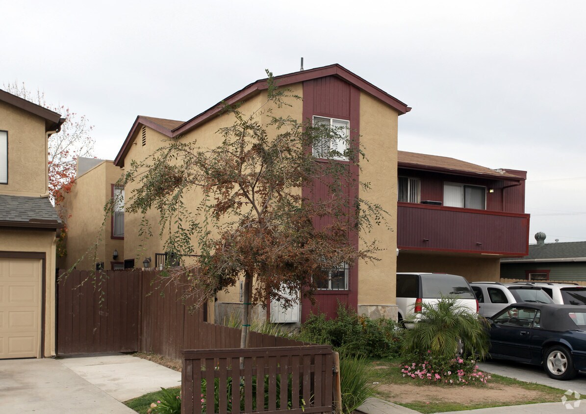 Building Photo - 4076 42nd St