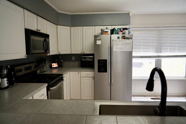 Building Photo - 8550 Tidewater Dr