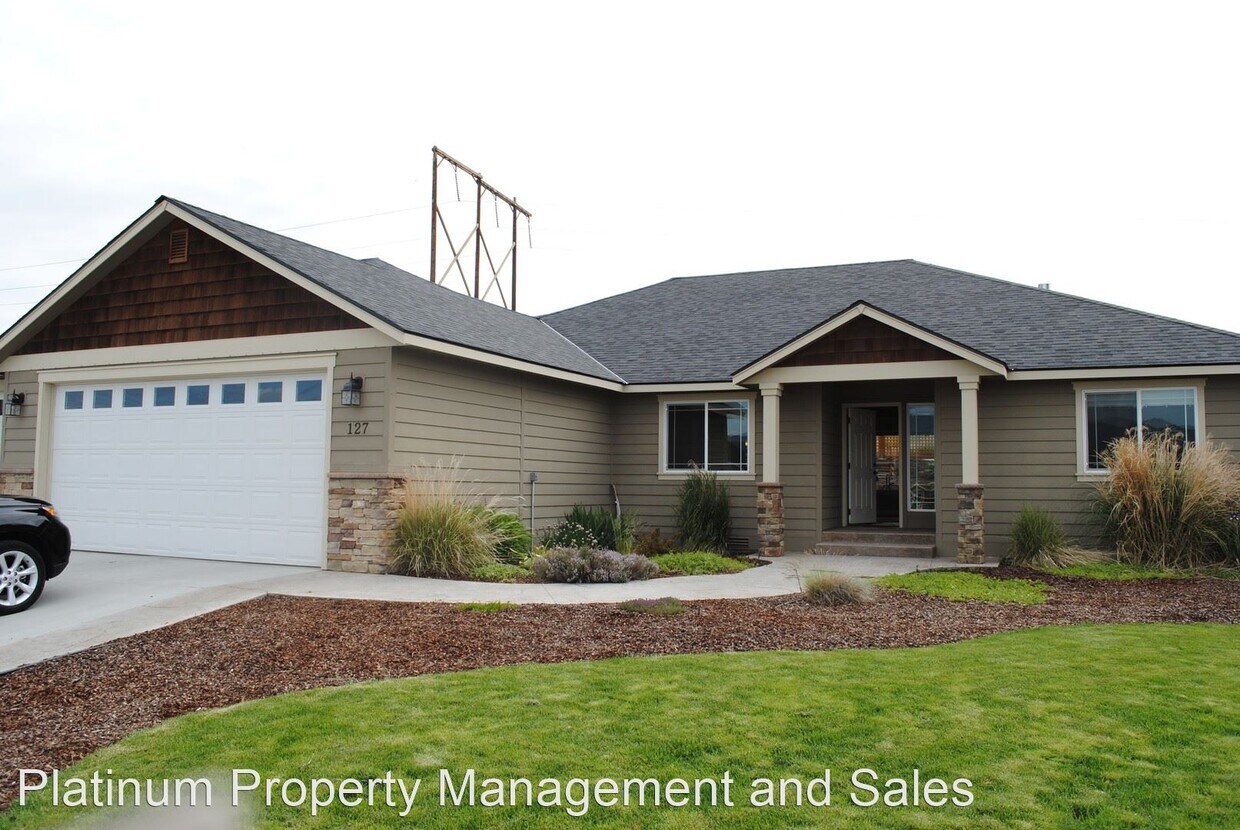 Primary Photo - 3 br, 2 bath House - 127 S Meadowbrook Ln