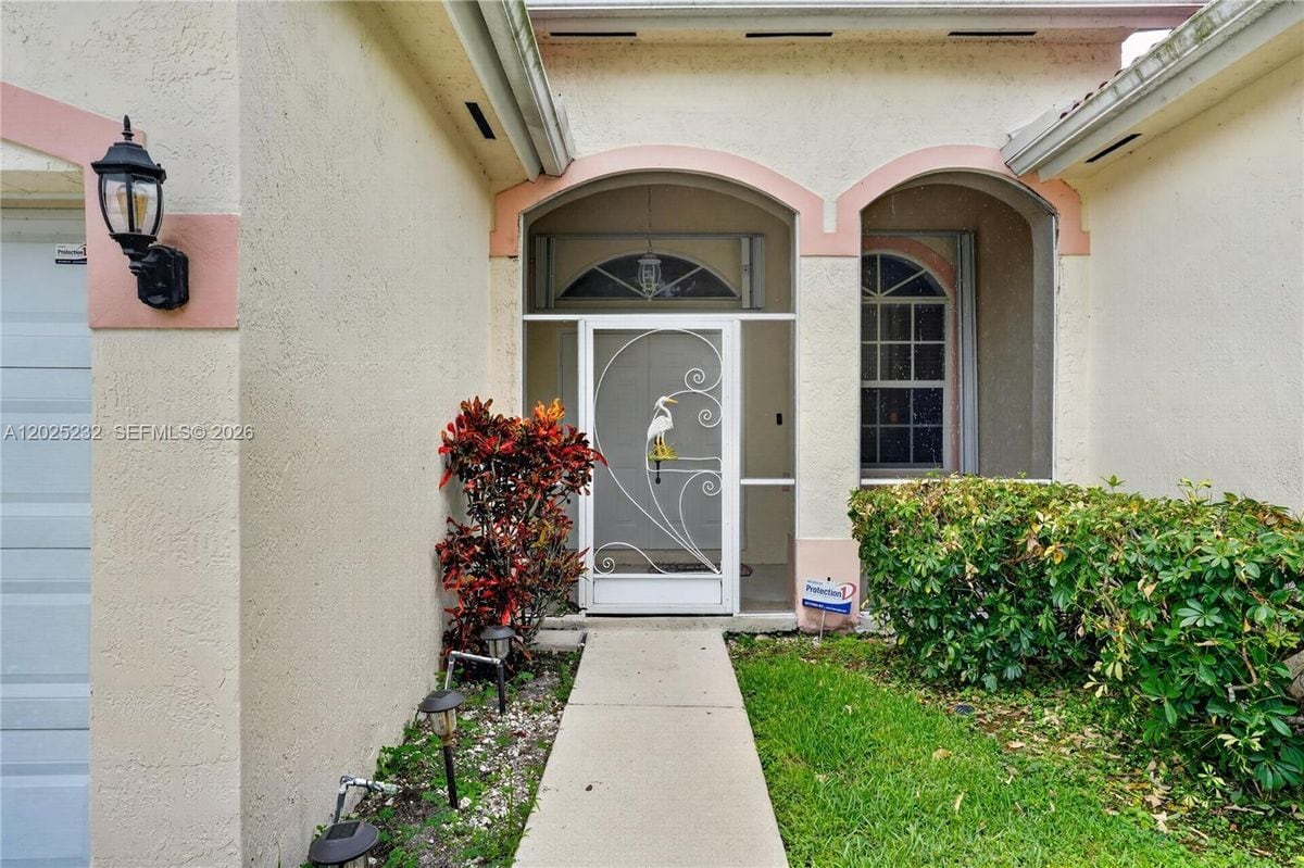 Building Photo - 2655 Dunwoodie Pl