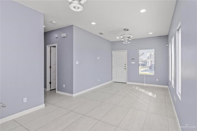 Building Photo - 11 W Harrison Ave