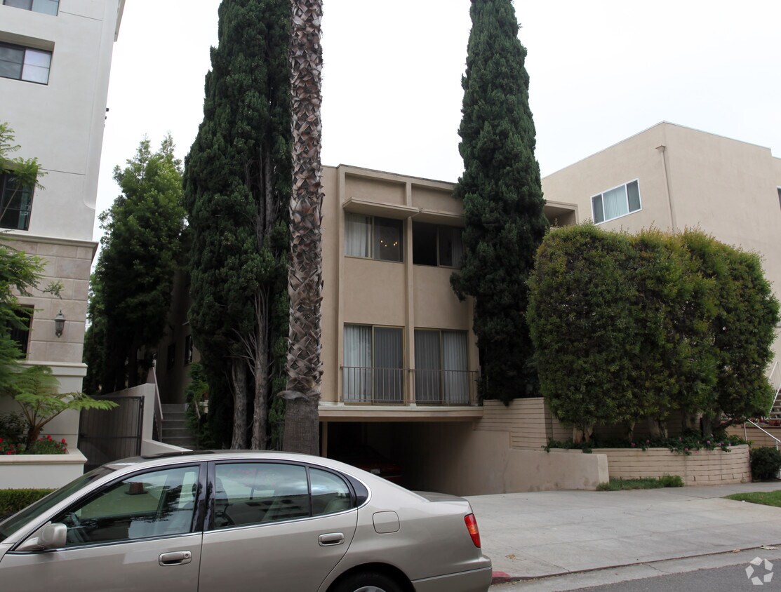 Building Photo - 11645 Mayfield Ave