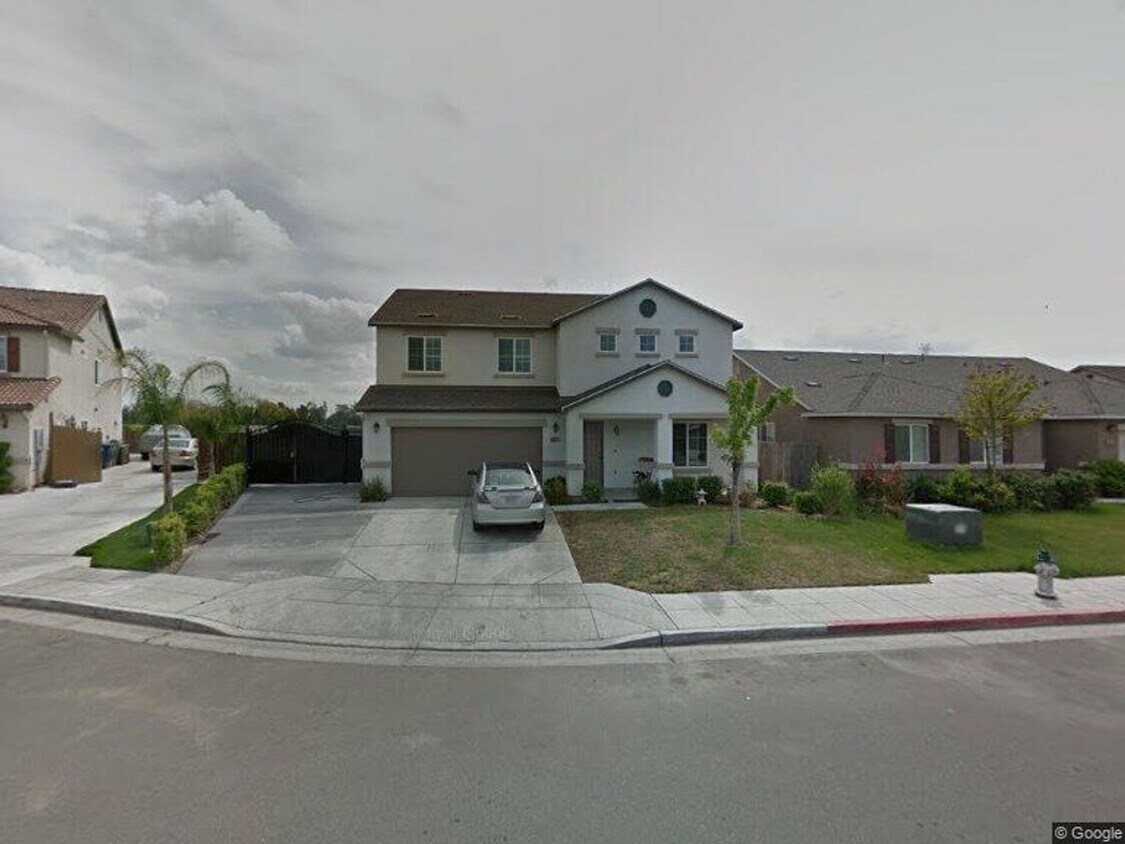 Foto principal - 5 Bedroom / 2.5 Bathroom for rent $2,995