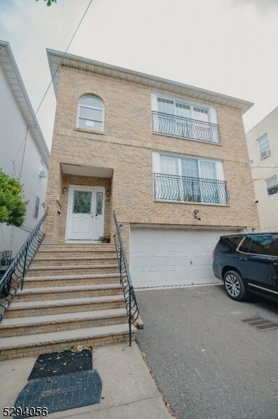 Primary Photo - 79 Thomas St