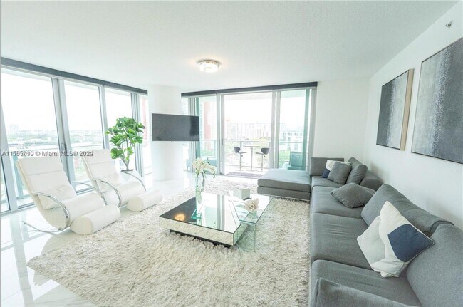 Building Photo - 300 Sunny Isles Blvd