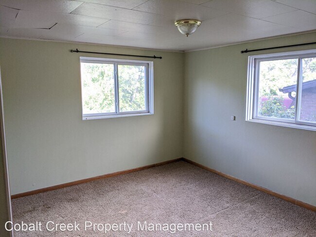 Building Photo - 6 br, 2 bath House - 405 Ford St