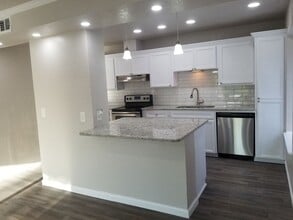 Building Photo - 168 Barilla Pl