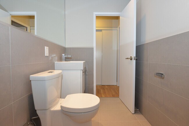 Photo du bâtiment - 190 Jameson Ave