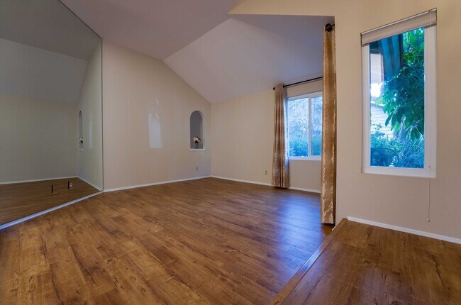 Foto del edificio - Charming Home for Now Leasing in Thousand Oaks!