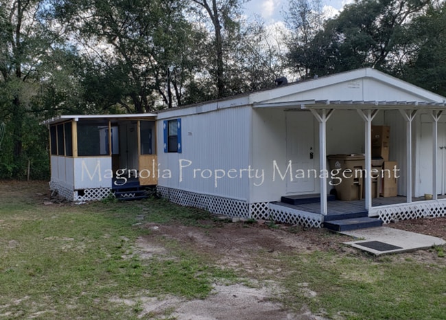 Building Photo - 3 bedroom 2 bathroom Double Wide Trailer