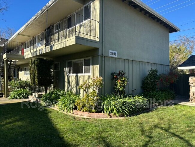 Foto del edificio - 3592 Payne Ave