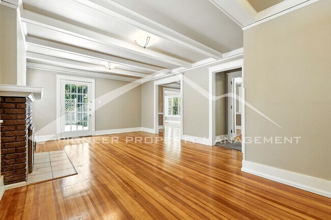 Foto del edificio - Charming Home with Washer/Dryer and Centra...