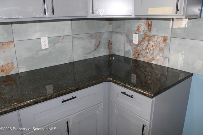 Building Photo - 335 Phelps St