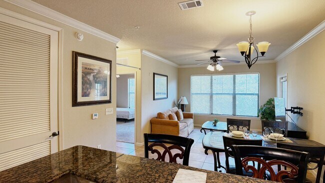 Foto del edificio - Move-in ready and Fully Furnished! This beautifully maintained 3-bedroom, 3-bath Condo offers a R...