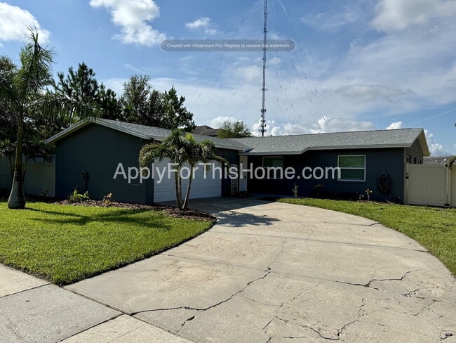 Single Family Home in Seminole - Single Family Home in Seminole