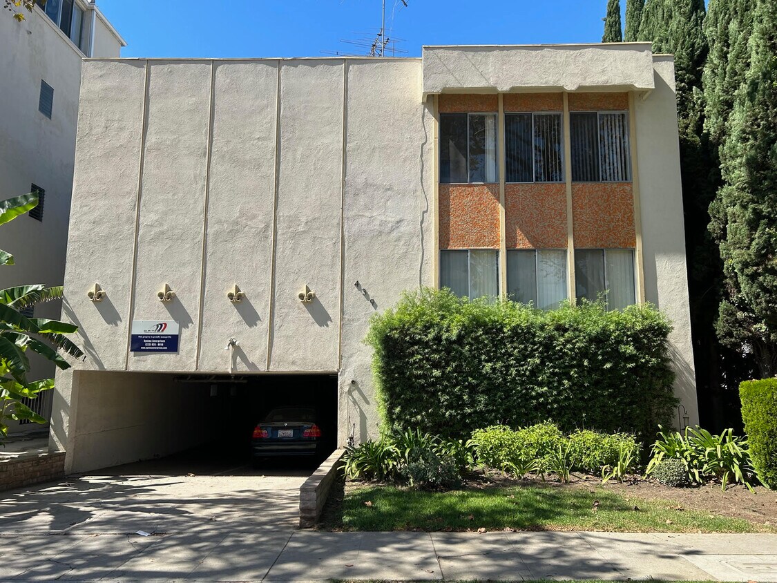Primary Photo - 439 S Oakhurst Dr