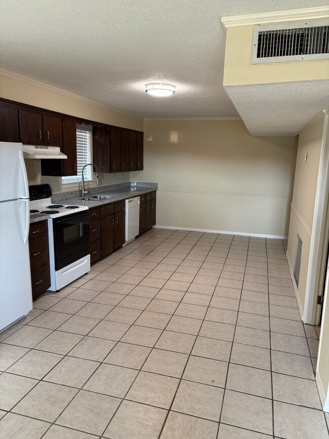 Kitchen - 107 Guillot Rd