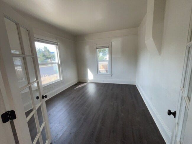 Building Photo - Located within walking distance of Weidner...