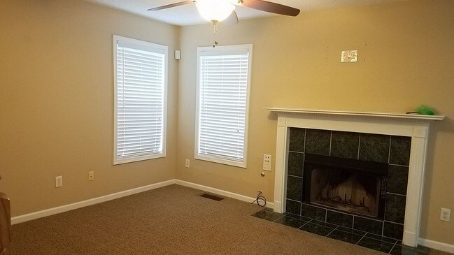 Building Photo - 10557 Sourwood Ct