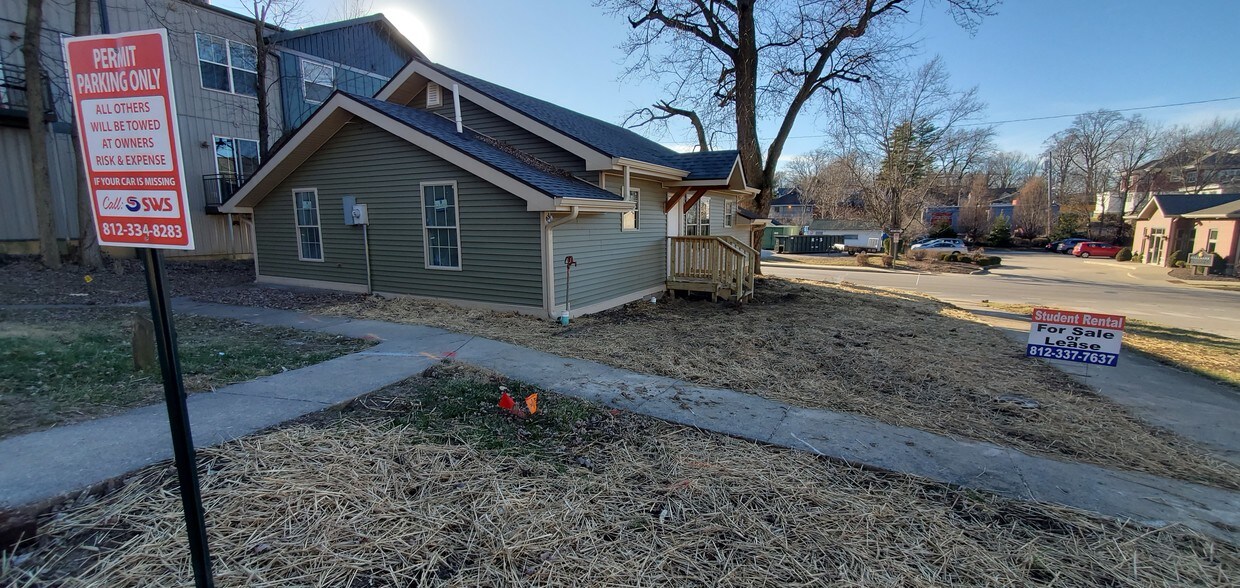 1120 N Walnut St Bloomington In 47404 Apartments Bloomington In Apartments Com