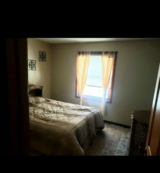 Foto del edificio - 525 Ladonna Ln