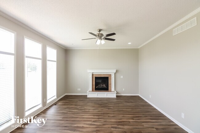 Building Photo - 507 Meadowlark Dr