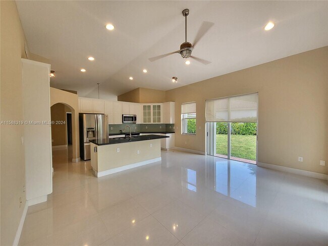 Foto del edificio - 5877 NW 108th Pl