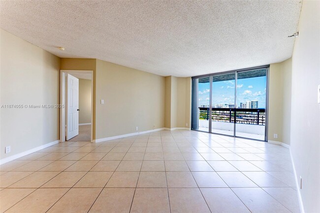 Building Photo - 3530 Mystic Pointe Dr